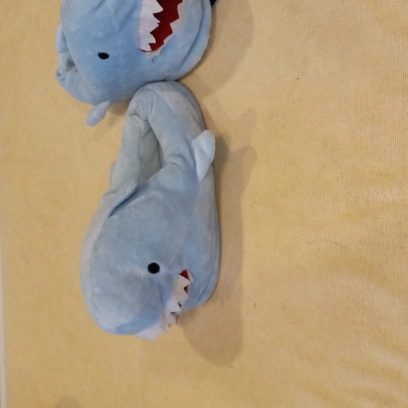 Shark Slippers - Picture 3 of 7